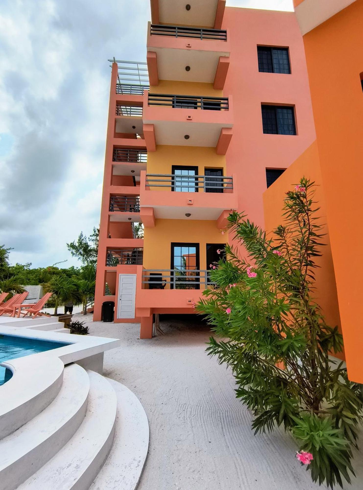 Aparthotel Bay Towers à Caye Caulker Extérieur photo