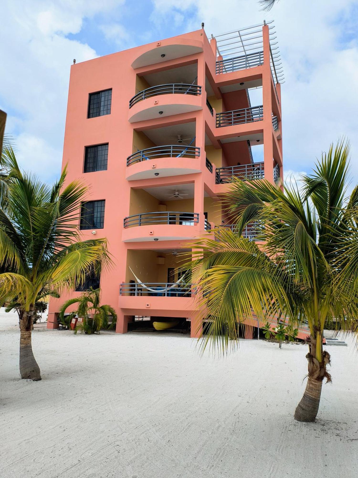 Aparthotel Bay Towers à Caye Caulker Extérieur photo
