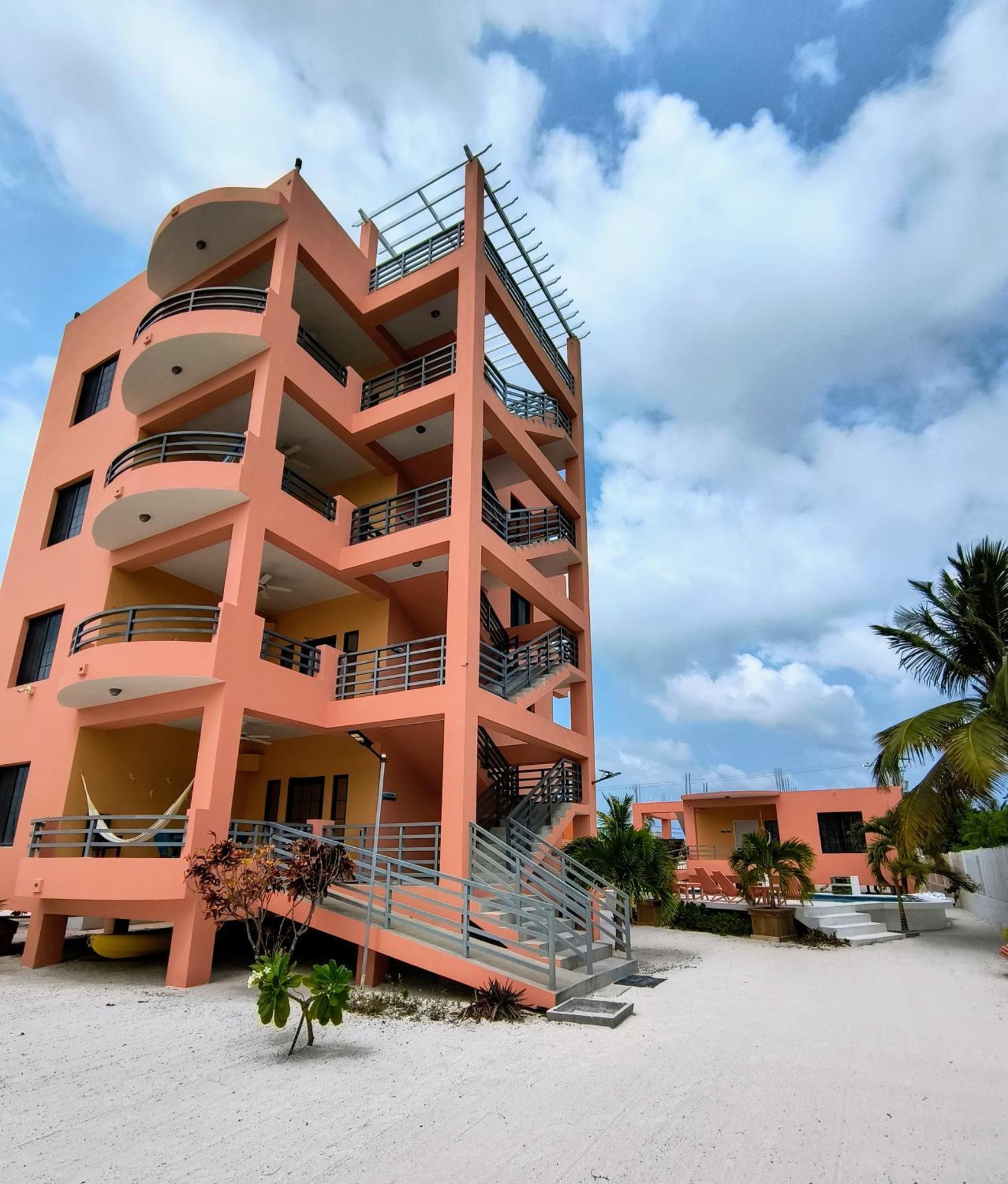 Aparthotel Bay Towers à Caye Caulker Extérieur photo