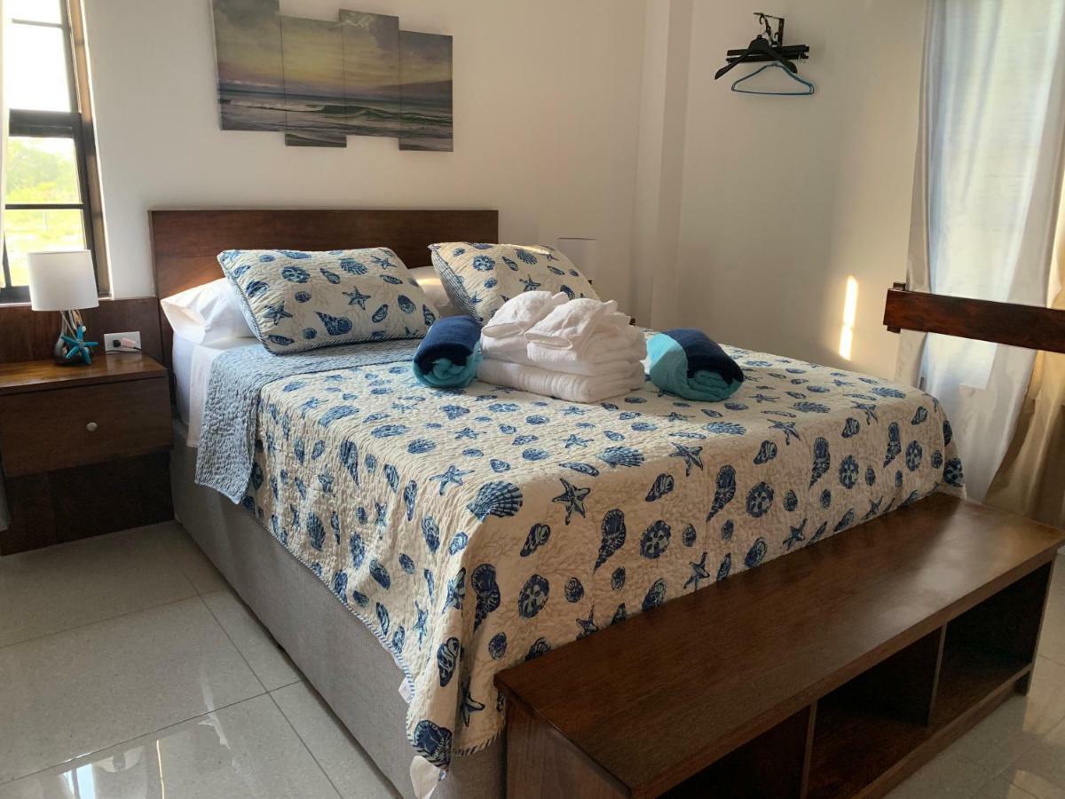 Aparthotel Bay Towers à Caye Caulker Extérieur photo